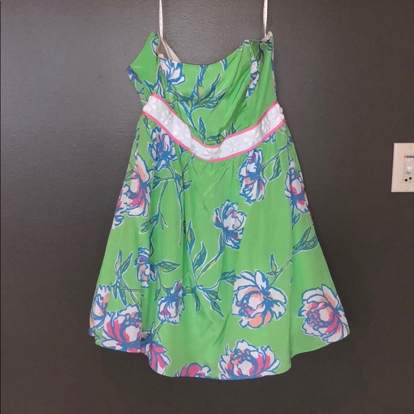 Lilly Pulitzer Dresses & Skirts - Strapless Lilly Pulitzer dress green size 4